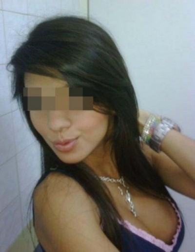 Nana très cochonne pour une fellation à Bischheim Nana très cochonne pour une fellation à Bischheim