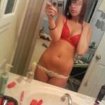 Bonne avaleuse désirant pomper des bites bien lisses sur Eschau Bonne avaleuse désirant pomper des bites bien lisses sur Eschau