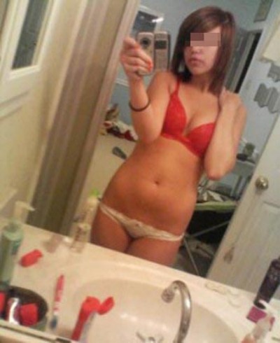 Jolie jeune Femme qui adore les plans sodomie Jolie jeune Femme qui adore les plans sodomie