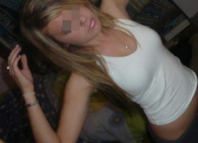 Fille chaude appréciant les plans sodomie