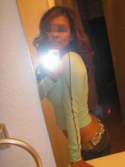 Célibataire adorant la baise hard Célibataire adorant la baise hard