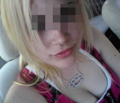 Femme très cochonne sur Eschau adorant la fellation Femme très cochonne sur Eschau adorant la fellation