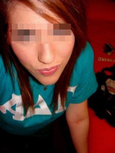 Un beau jeune homme prêt pour du sexe anal ? Un beau jeune homme prêt pour du sexe anal ?