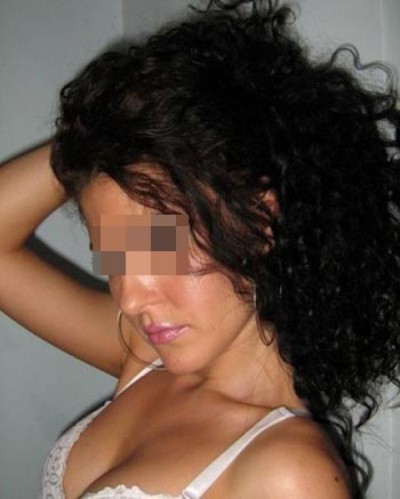 Femme bien chaude souhaiterait sucer une queue épilée à Eschau Femme bien chaude souhaiterait sucer une queue épilée à Eschau