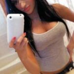 Belle fille à Eschau appréciant la pipe sans capote Belle fille à Eschau appréciant la pipe sans capote